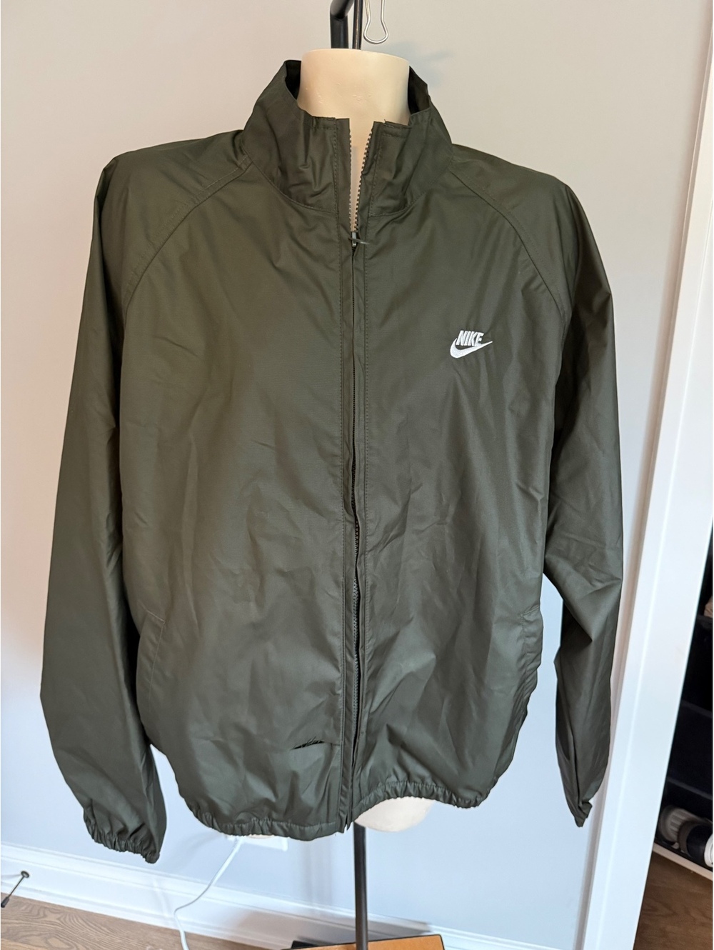 Nike Dark Green Men's Lightweight Jacket with Zip-Up Front